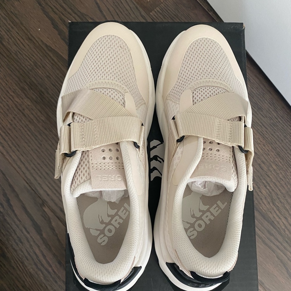 Sorel Womens Sneakers in Beige and Black Kinetic 8 NIB - Picture 3 of 5